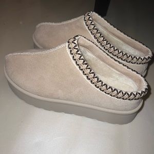 UGG dupe fur shoes